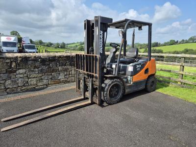 Doosan 3 ton forklift